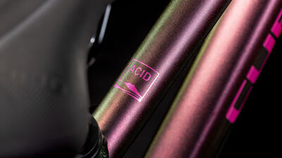 Cube Acid 160 Molotov/pink 2025 16" click to zoom image